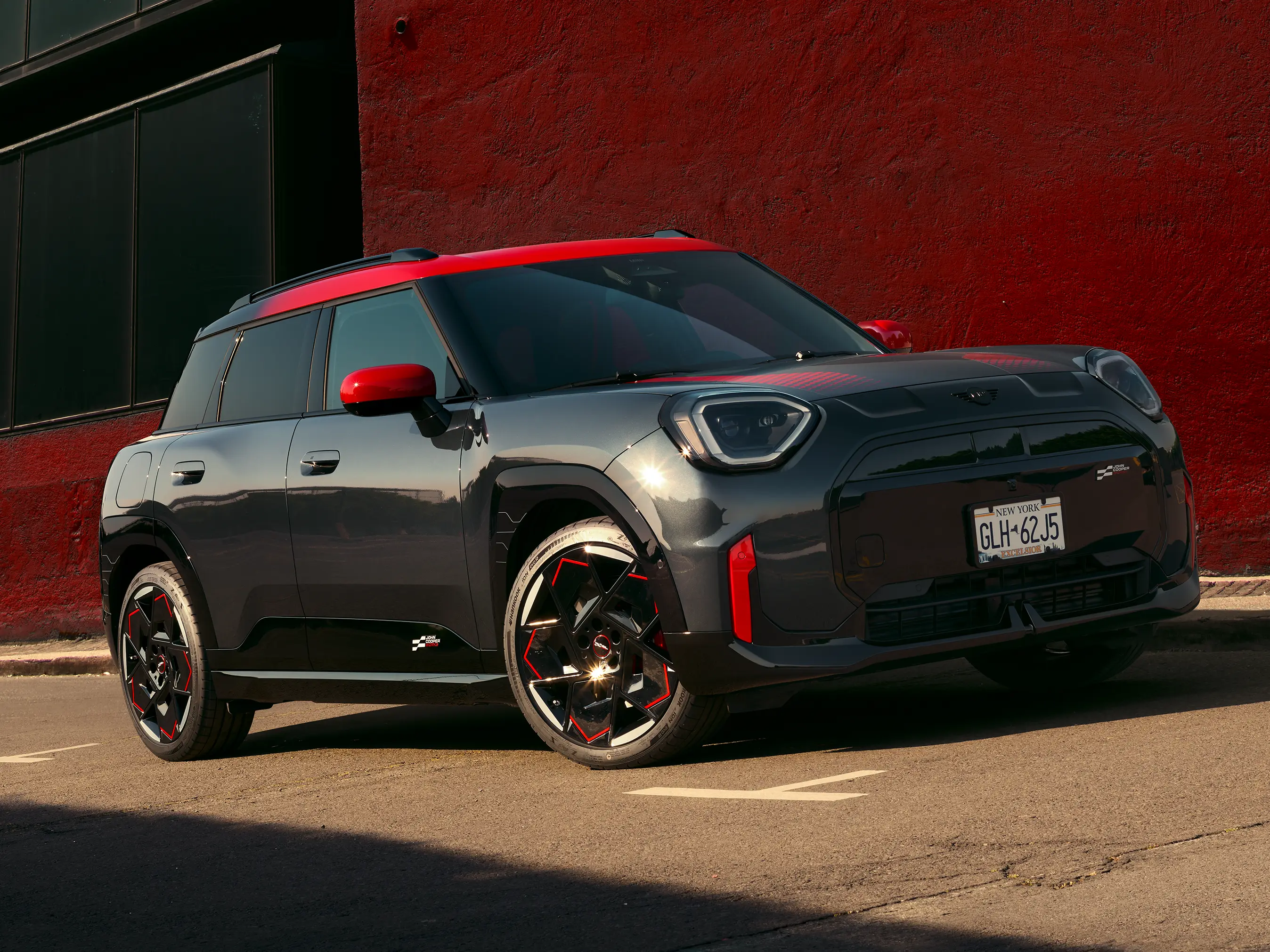 MINI John Cooper Works – J05 JCW vista laterale