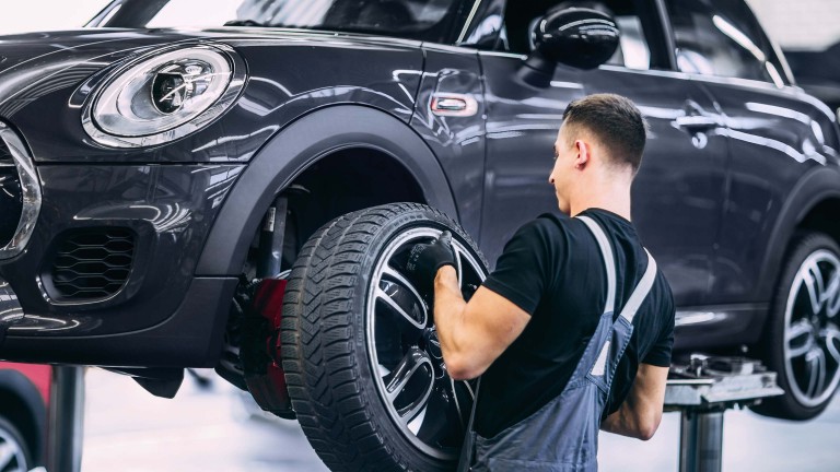 Jantes et pneus MINI – service de changement des pneus